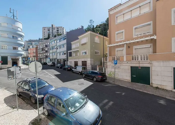 سيف هاوس شقة *